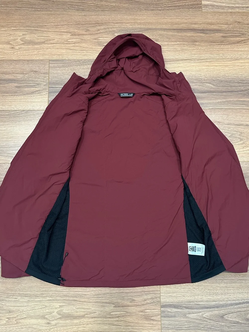 Arc’teryx Men’s Atom SL Hoody in Mars Burgundy/Black Size Large